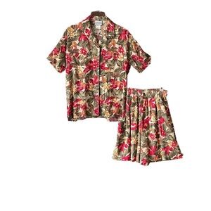 Vintage Jantzen 80’s two piece Shorts and button shirt. Sz. S